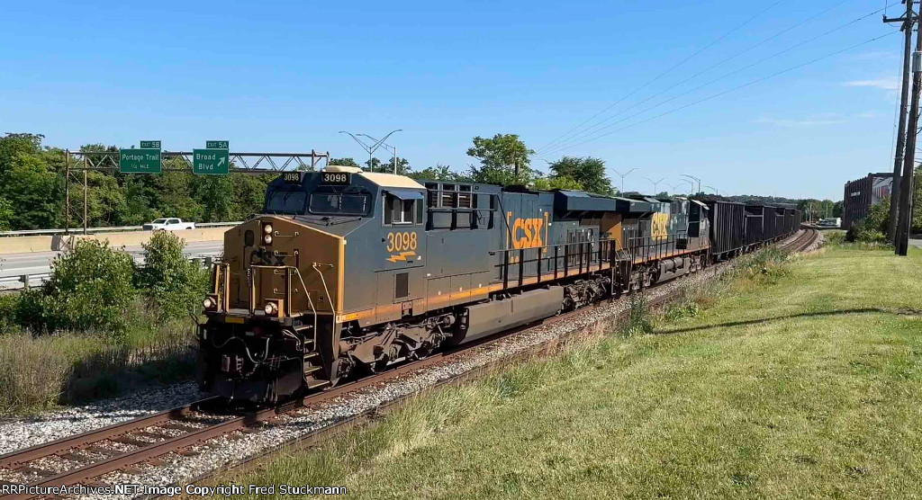 CSX 3098 leads another Coke train west.